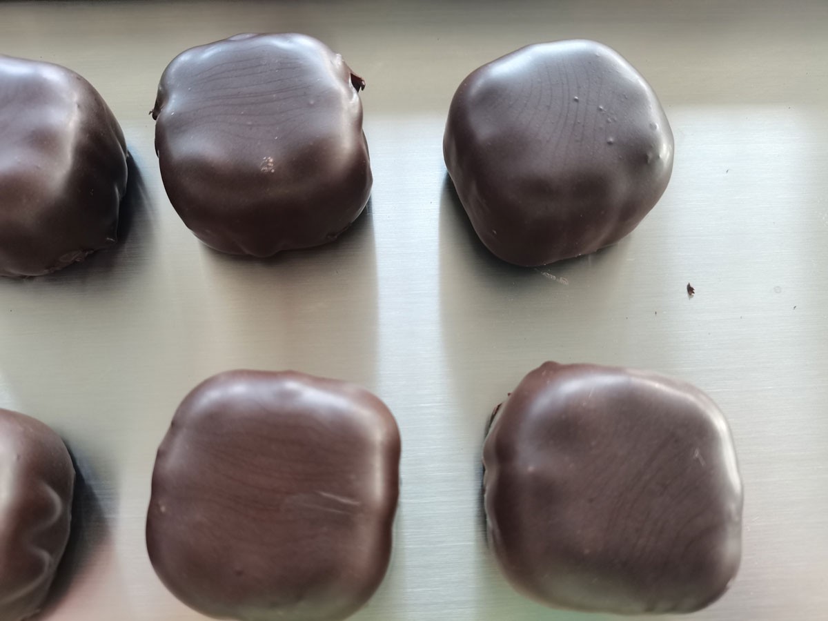 chocolate coating chocolate coating